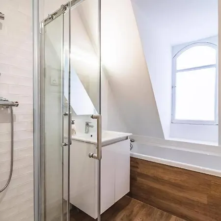 Family Avec Vue Sur La Cathédrale De