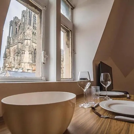Family Avec Vue Sur La Cathédrale De Appartamento *