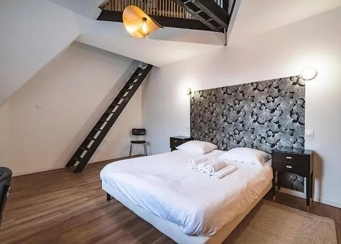 Family Avec Vue Sur La Cathedrale De דירה *