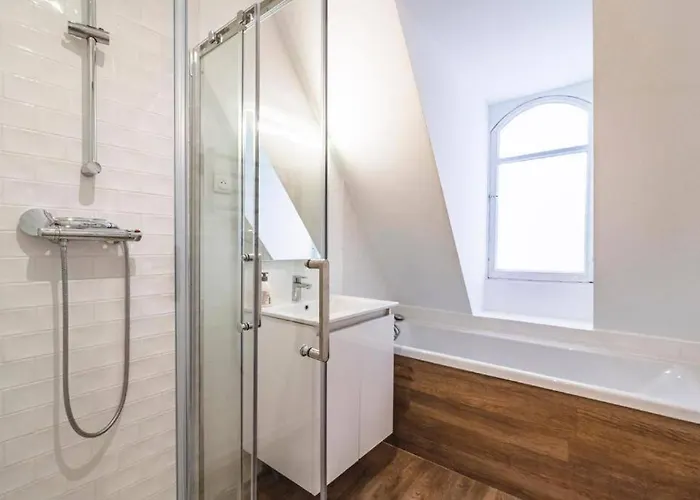 Family Avec Vue Sur La Cathedrale De