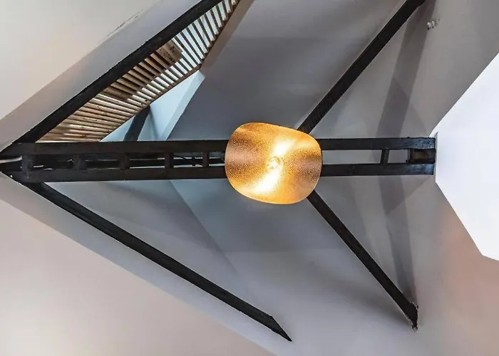 Family Avec Vue Sur La Cathedrale De דירה